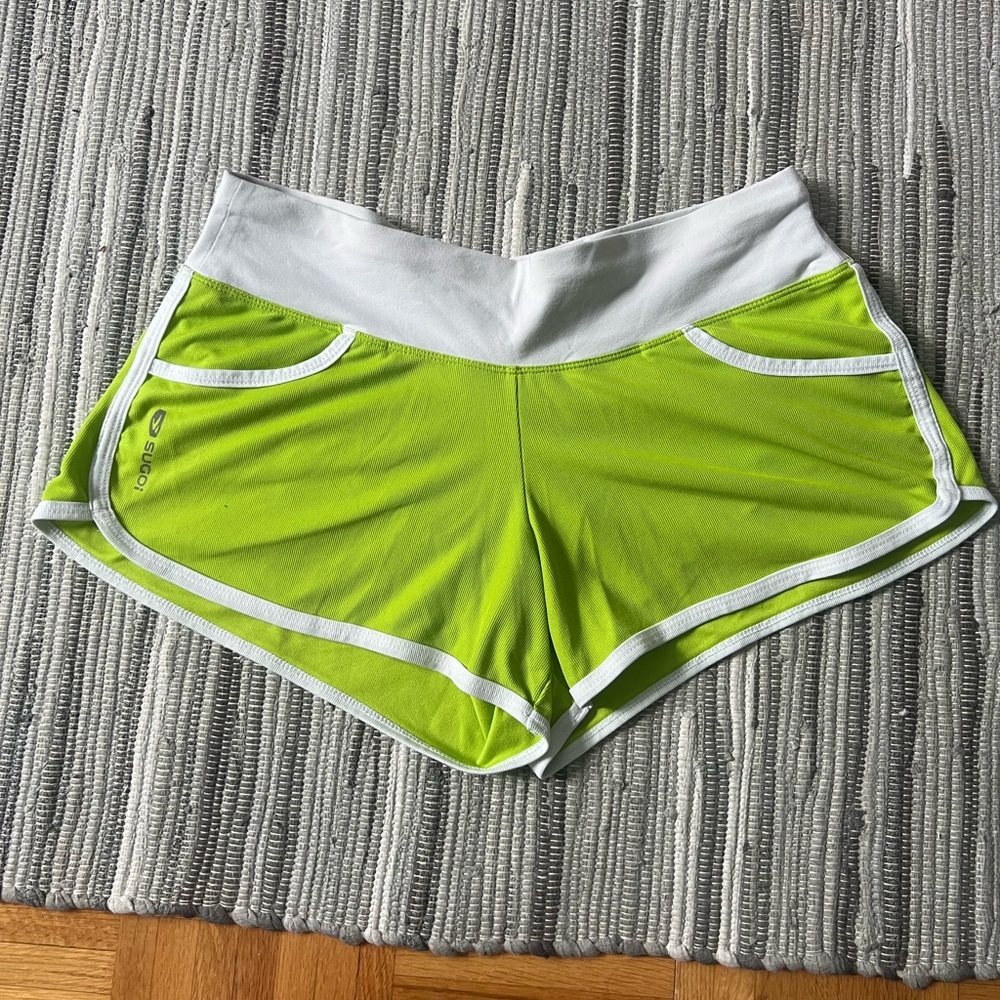 SUGOI Green low-rise “Moxie Shorts”